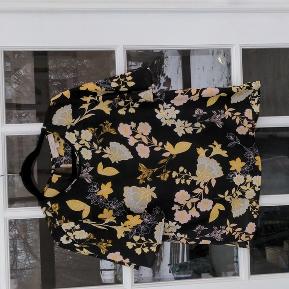 LOFT Tops - Loft floral blouse Size S